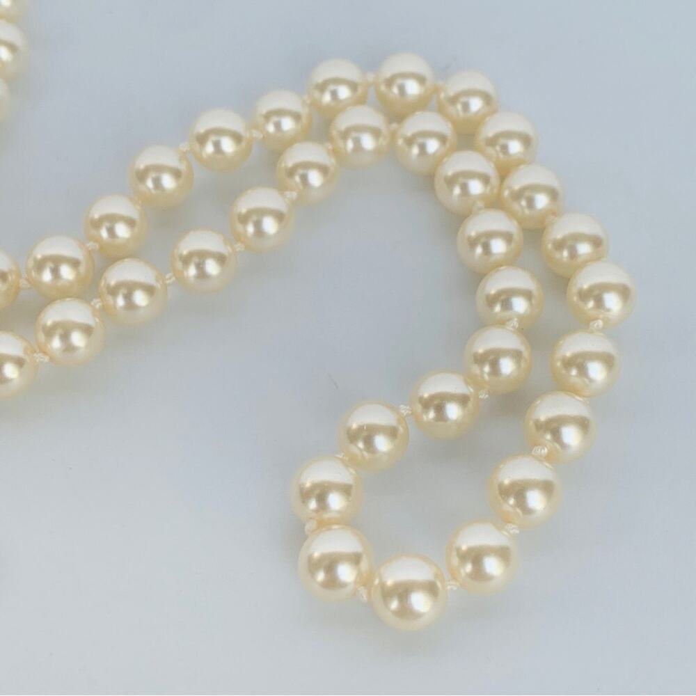 Vintage Faux Pearl Necklace - Picture 3 of 7